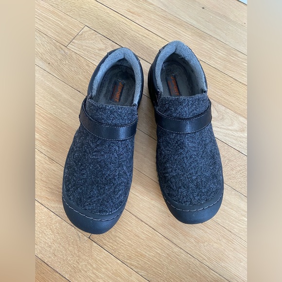 JSport Women’s Grey Mules Size 7.5 - Picture 2 of 9